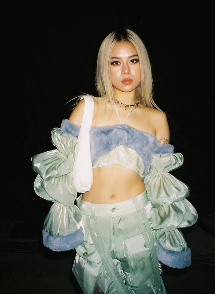 tlinh review hitclub